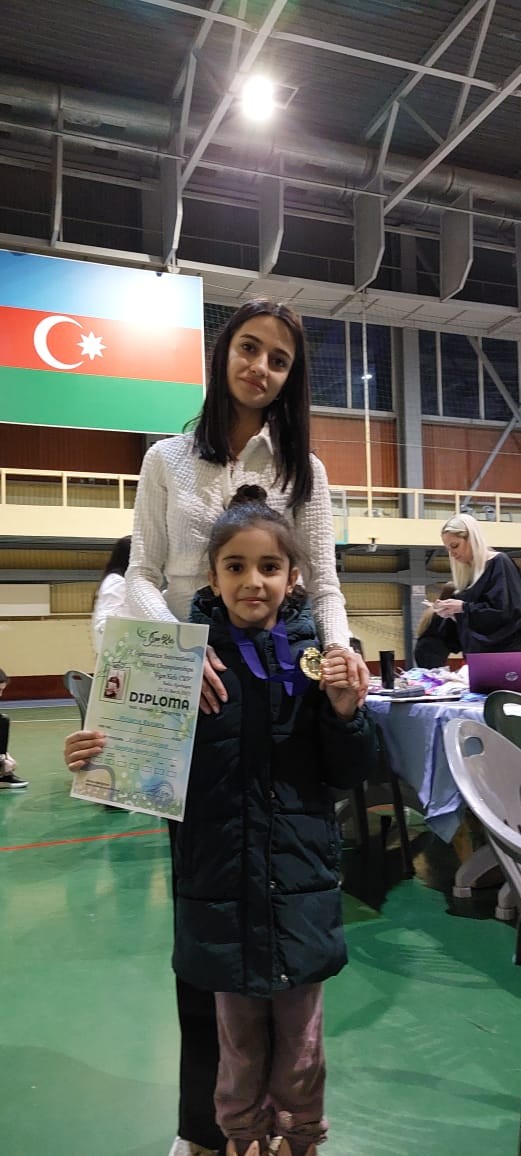 Balaca gimnastlar Beynəlxalq yarışdaməharətlərini göstərdilər (FOTOLAR)